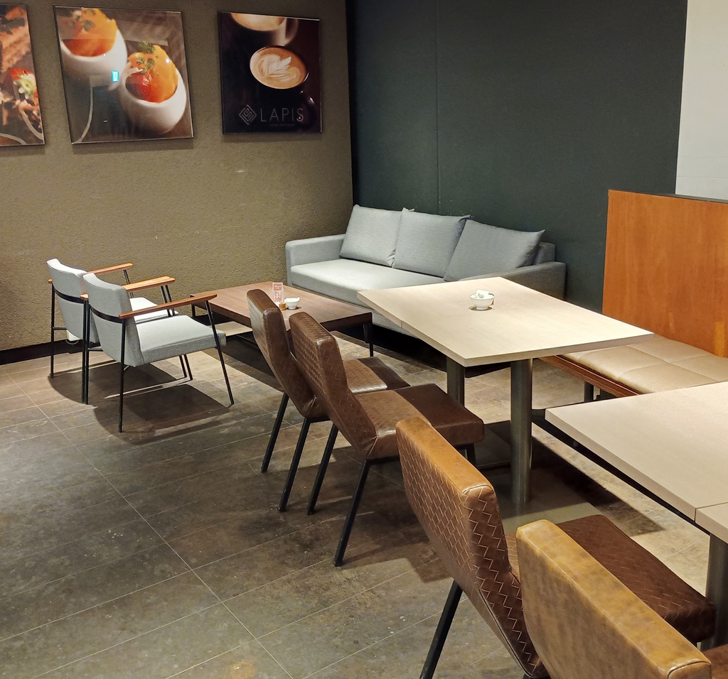 ラウンジレストラン ラピス